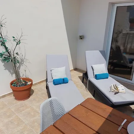 Nissi Retreat - Walk To Nissi Beach! أيا نابا