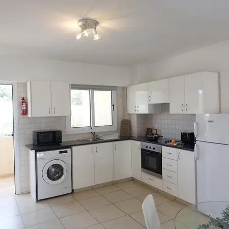 Nissi Retreat - Walk To Nissi Beach! أيا نابا