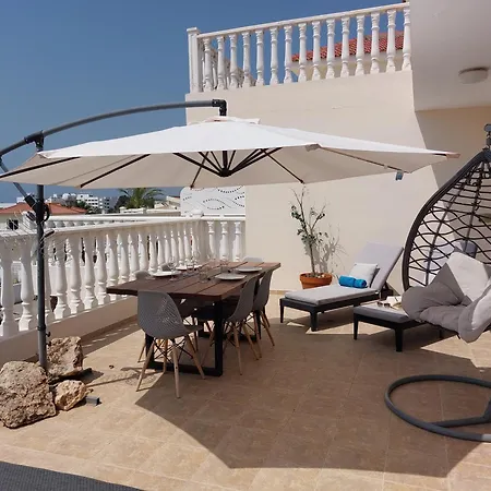 Nissi Retreat - Walk To Nissi Beach! Apartman