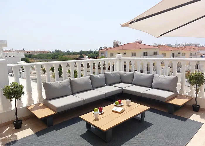 Nissi Retreat - Walk To Nissi Beach! *