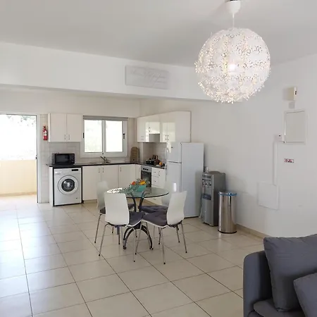 Nissi Retreat - Walk To Nissi Beach! Apartamento *