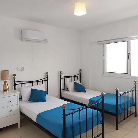 Nissi Retreat - Walk To Nissi Beach! *