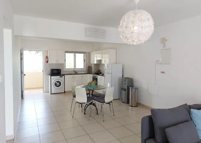 Nissi Retreat - Walk To Nissi Beach! アパート *