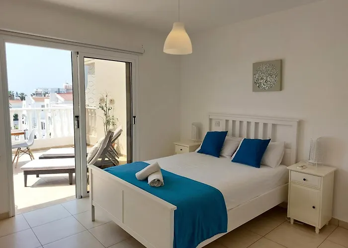 Nissi Retreat - Walk To Nissi Beach! アパート *