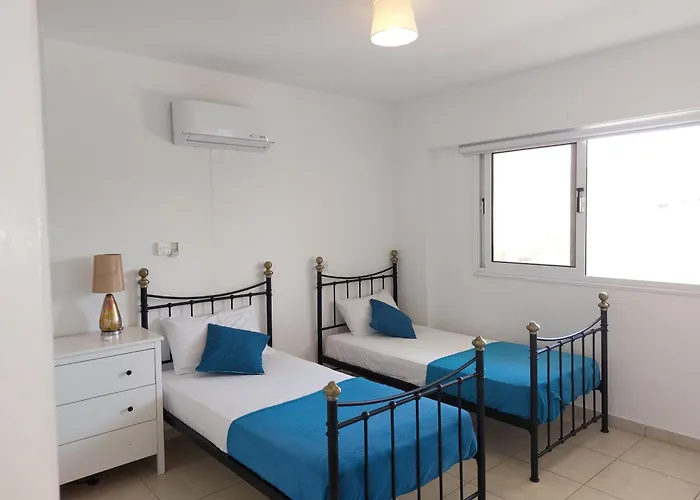 Nissi Retreat - Walk To Nissi Beach! *